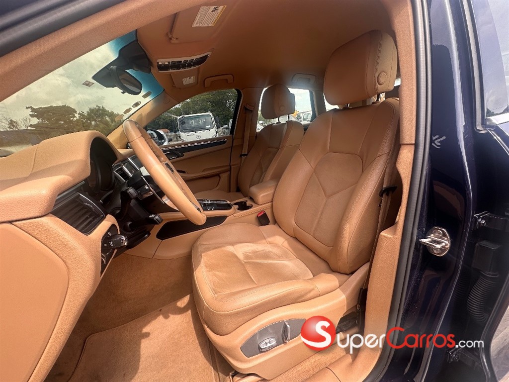 2016 Porsche Macan — foto 8 / 9