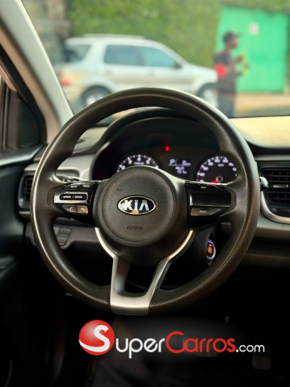 2020 Kia Rio LX — foto 5 / 9