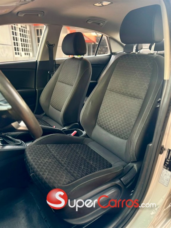 2020 Kia Rio LX — foto 8 / 9