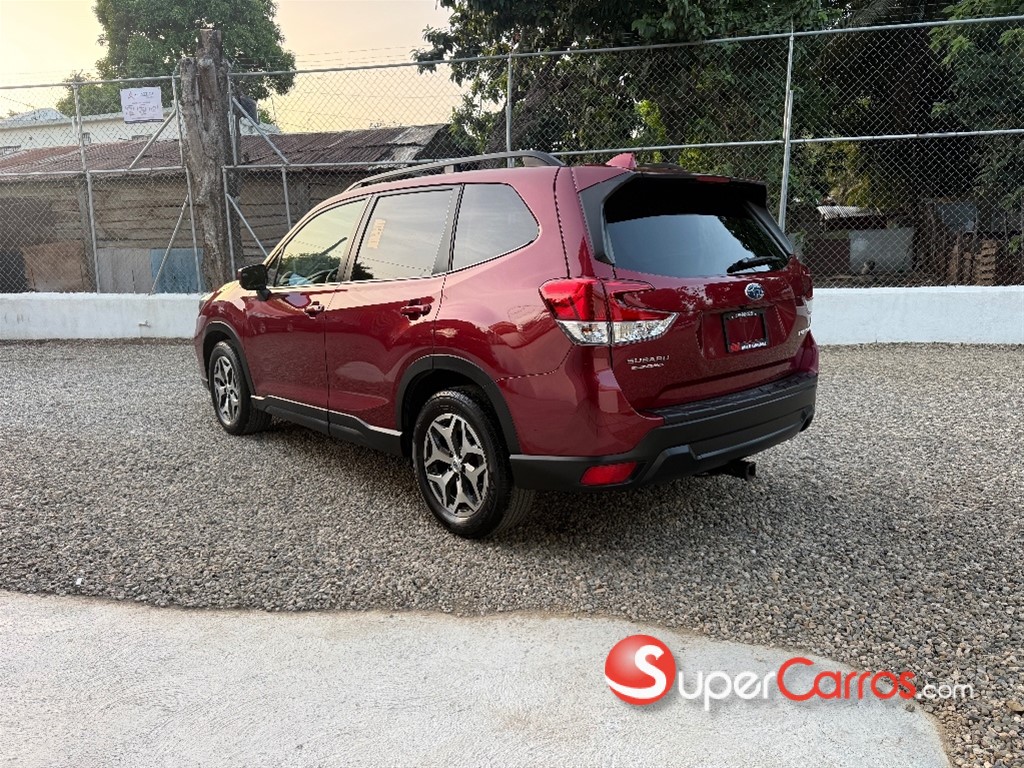 2021 Subaru Forester Premium — foto 3 / 8