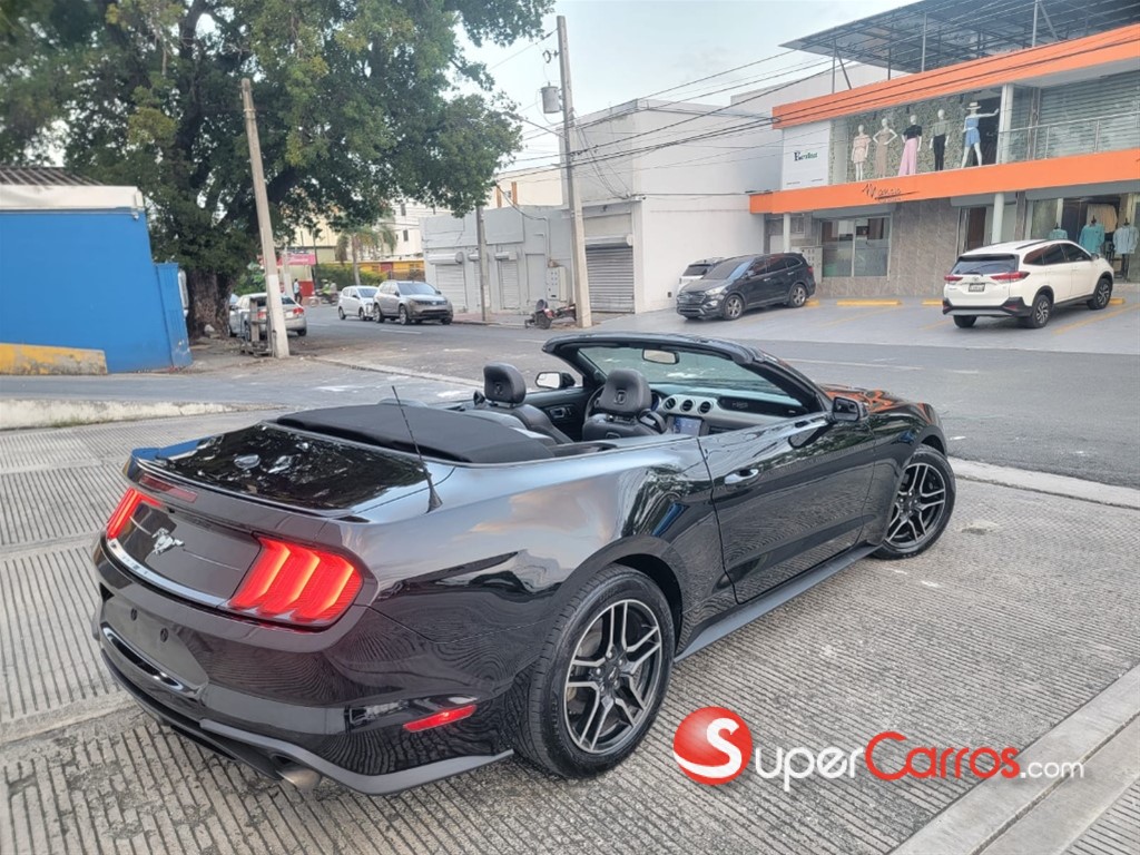 2020 Ford Mustang Convertible — foto 4 / 8