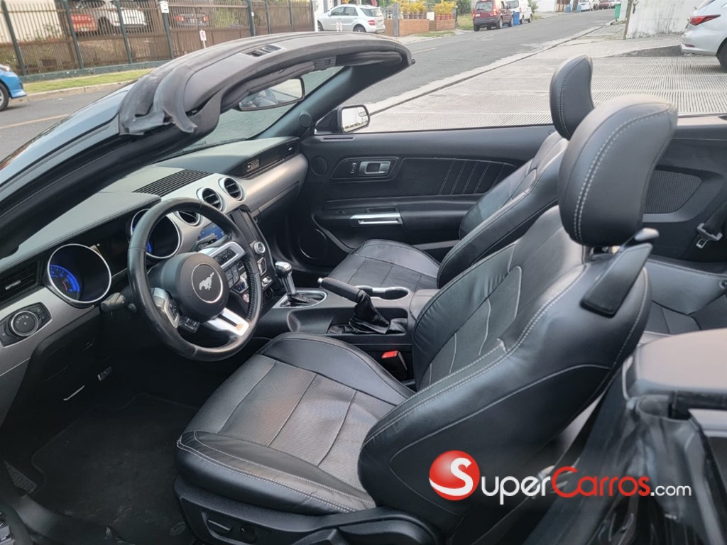2020 Ford Mustang Convertible — foto 6 / 8