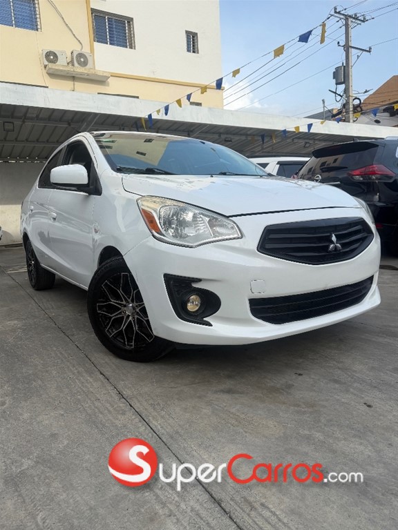 2018 Mitsubishi Motors Mirage ES — foto 2 / 8