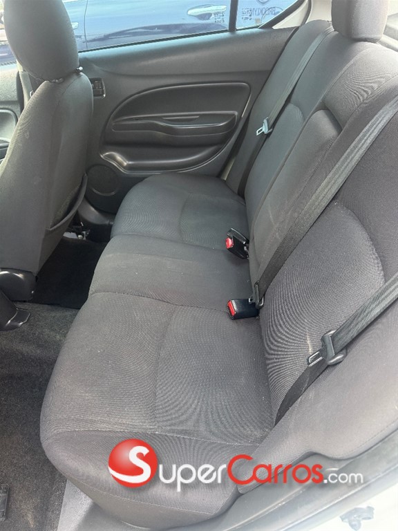 2018 Mitsubishi Motors Mirage ES — foto 5 / 8