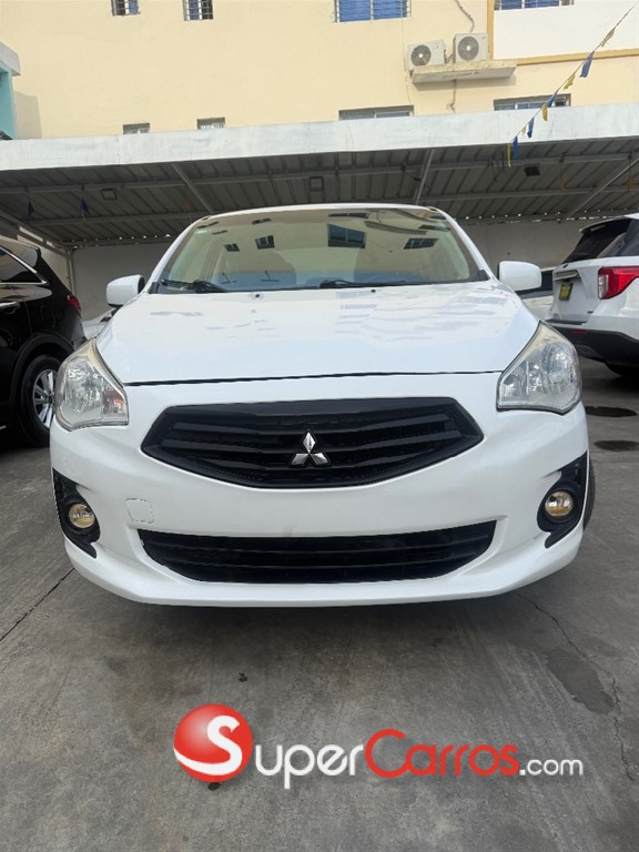 2018 Mitsubishi Motors Mirage ES — foto 6 / 8