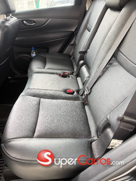 2020 Nissan Rogue SV — foto 5 / 8