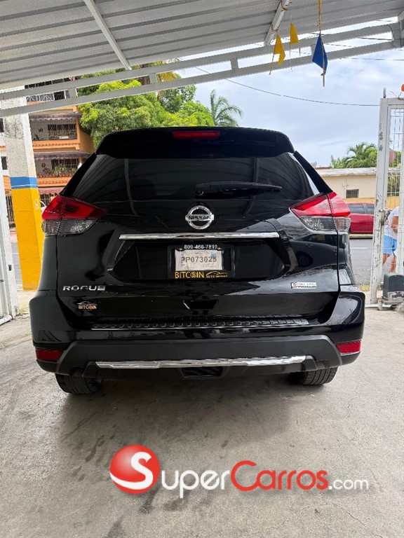 2020 Nissan Rogue SV — foto 7 / 8