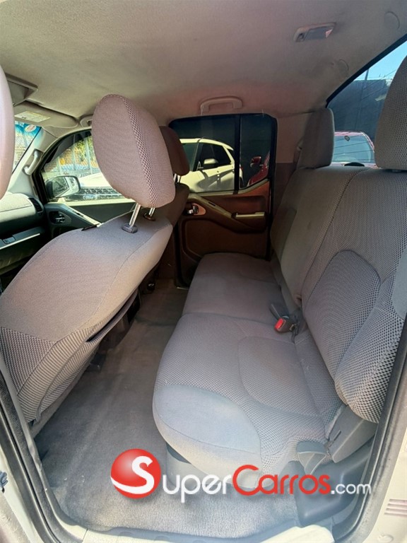 2015 Nissan Frontier SV — foto 2 / 8