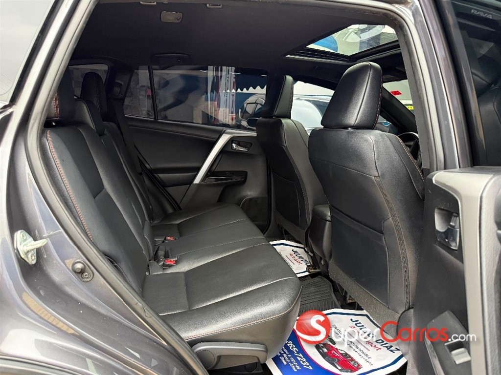 2017 Toyota RAV4 SE — foto 8 / 11