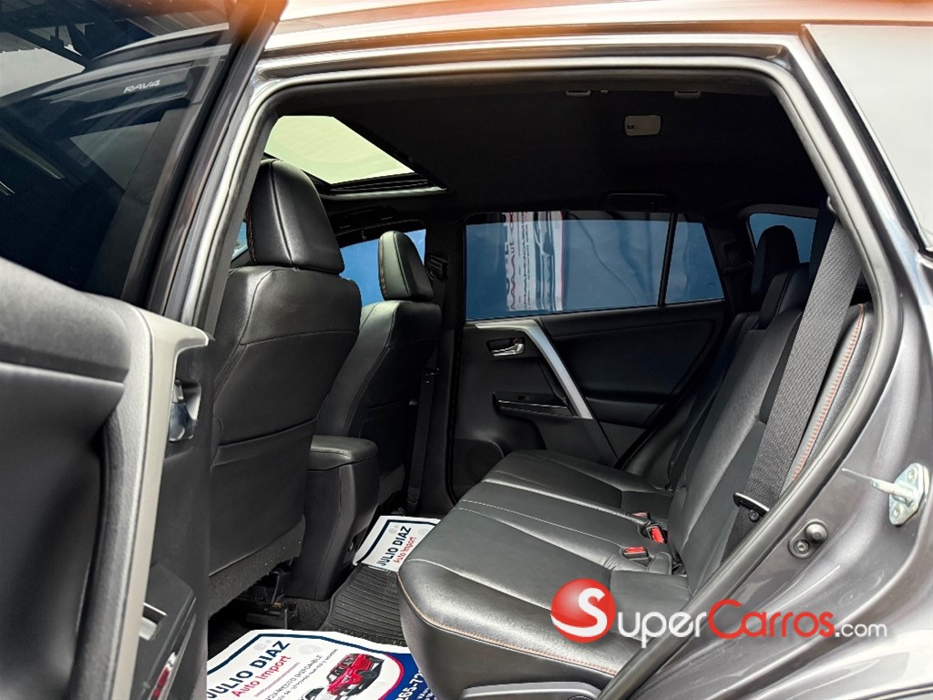 2017 Toyota RAV4 SE — foto 9 / 11