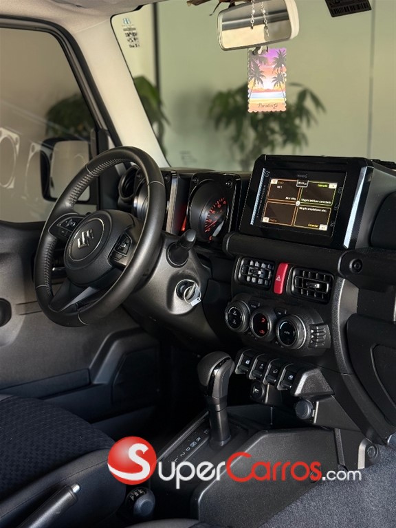 2025 Suzuki Jimny GLX — foto 9 / 10