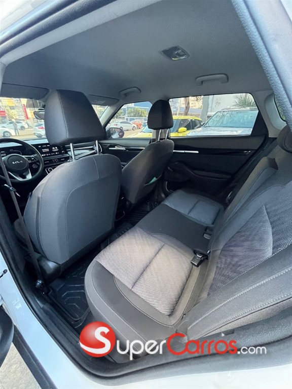 2025 Kia Seltos LX — foto 5 / 10