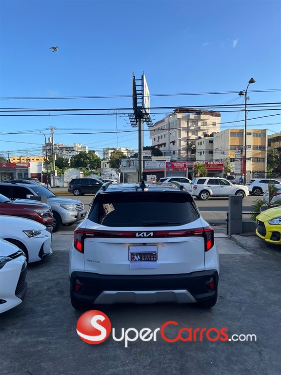 2025 Kia Seltos LX — foto 8 / 10