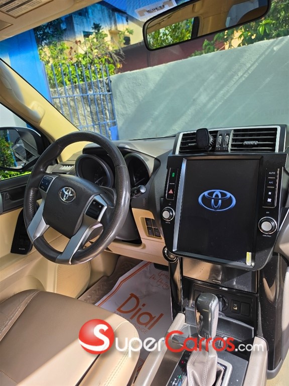 2014 Toyota Land Cruiser Prado TXL — foto 8 / 12