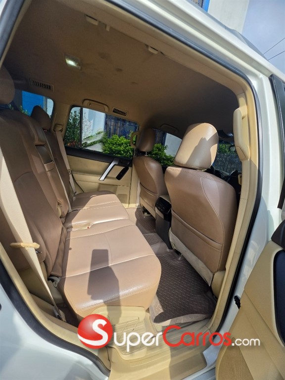 2014 Toyota Land Cruiser Prado TXL — foto 10 / 12
