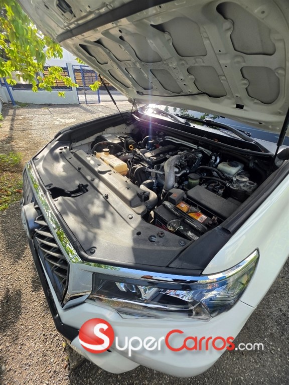 2014 Toyota Land Cruiser Prado TXL — foto 12 / 12