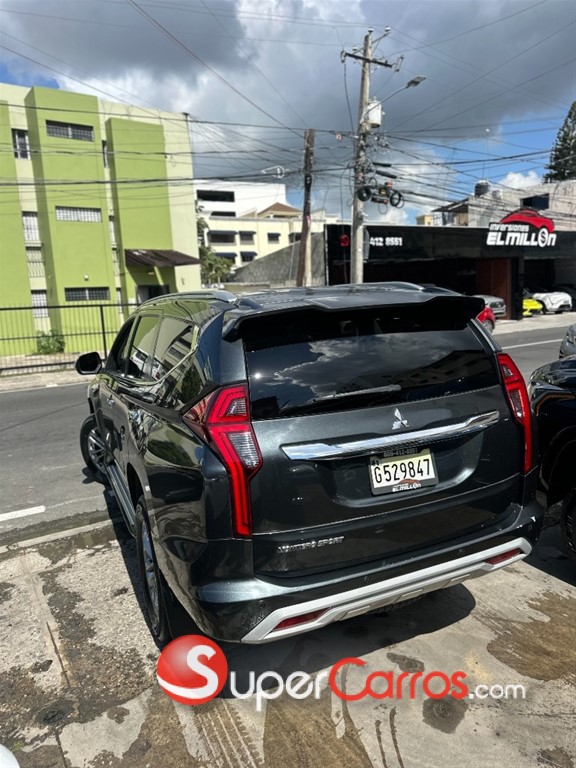 2021 Mitsubishi Motors Montero Sport — foto 2 / 11