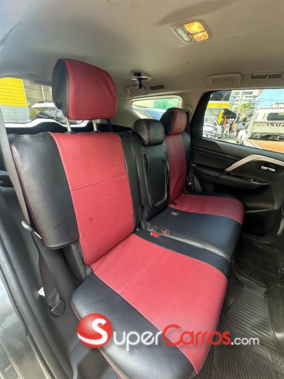 2021 Mitsubishi Motors Montero Sport — foto 6 / 11