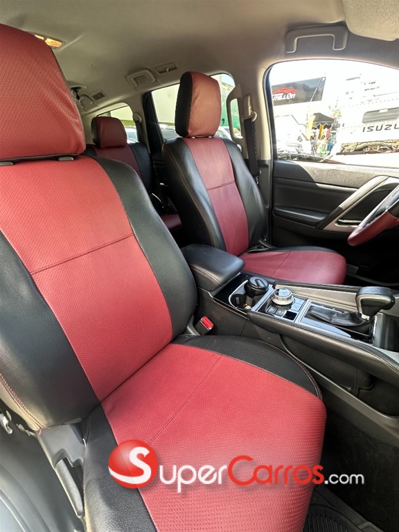 2021 Mitsubishi Motors Montero Sport — foto 8 / 11