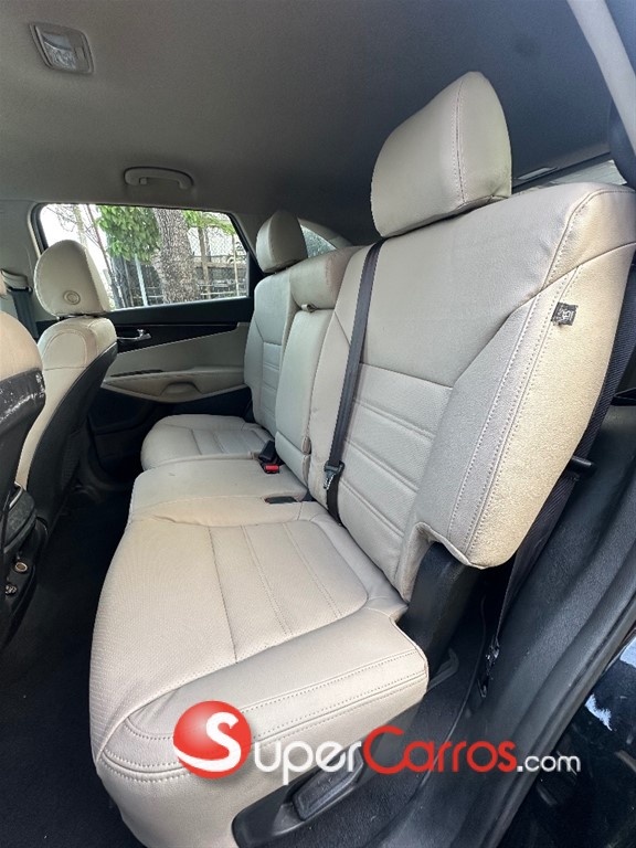 2020 Kia Sorento S — foto 9 / 10