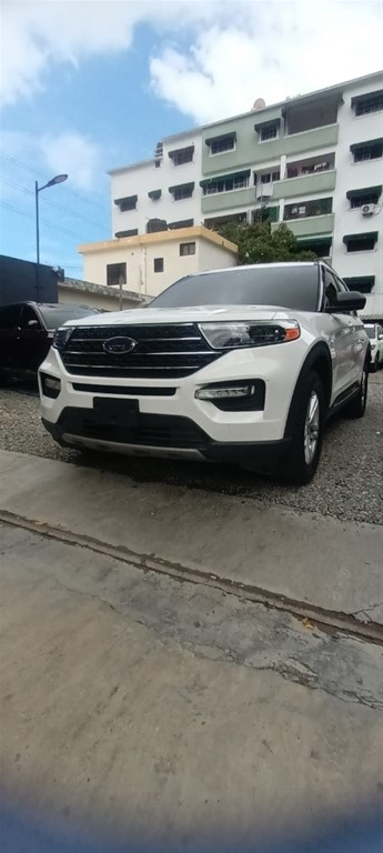 2021 Ford Explorer XLT 4WD — foto 3 / 10