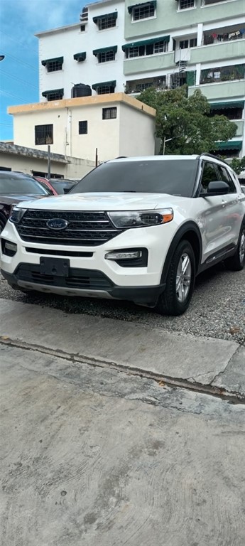 2021 Ford Explorer XLT 4WD — foto 4 / 10