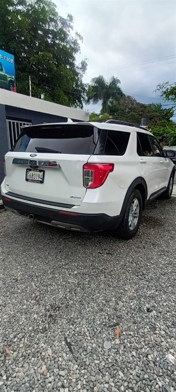 2021 Ford Explorer XLT 4WD — foto 5 / 10