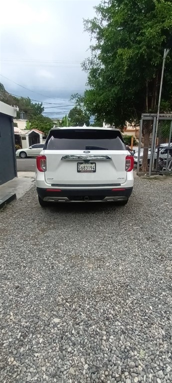 2021 Ford Explorer XLT 4WD — foto 7 / 10