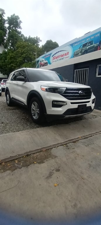 2021 Ford Explorer XLT 4WD — foto 8 / 10