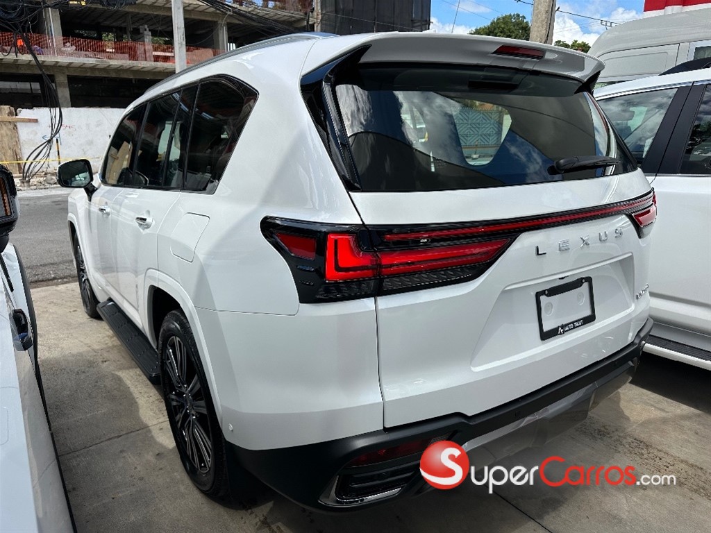 2027 Lexus LX 700 H Urban — foto 4 / 6