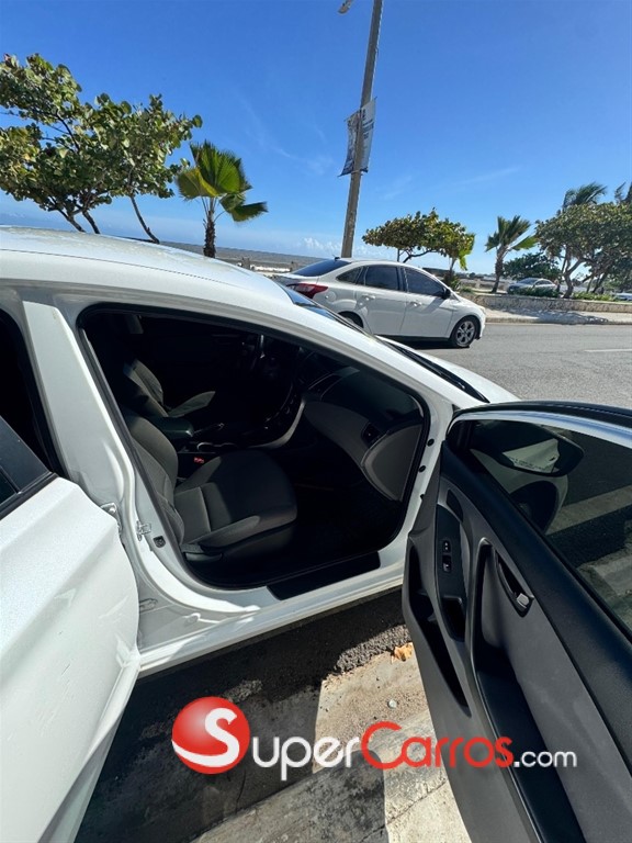 2015 Hyundai Elantra — foto 4 / 9