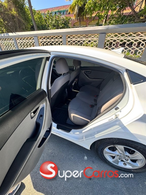 2015 Hyundai Elantra — foto 7 / 9