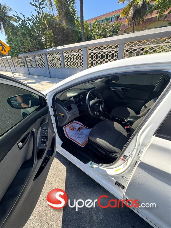 2015 Hyundai Elantra — foto 8 / 9