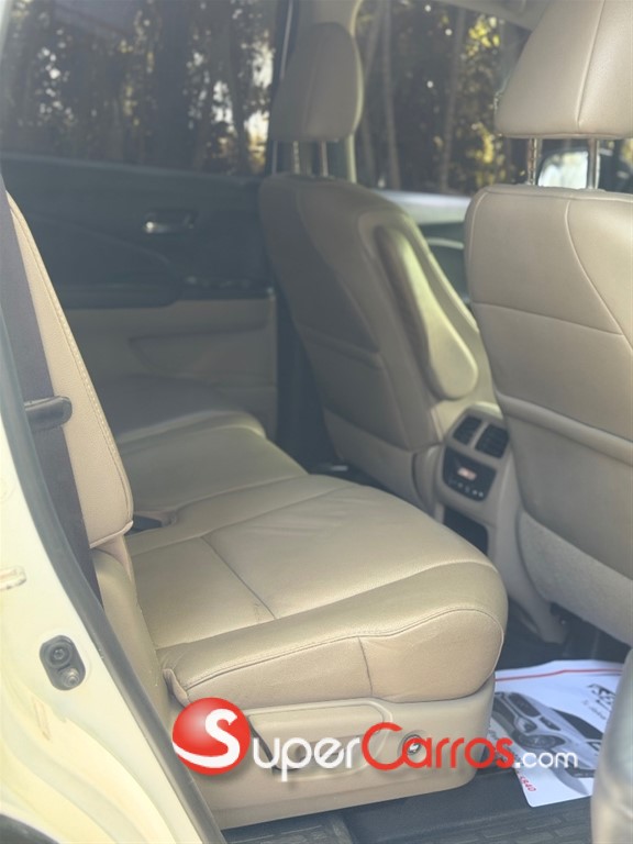 2016 Honda Pilot EXL — foto 8 / 12