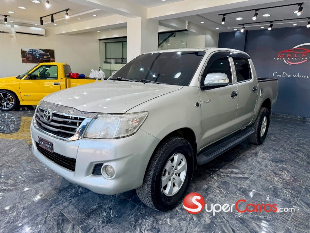 2015 Toyota Hilux — foto 3 / 12