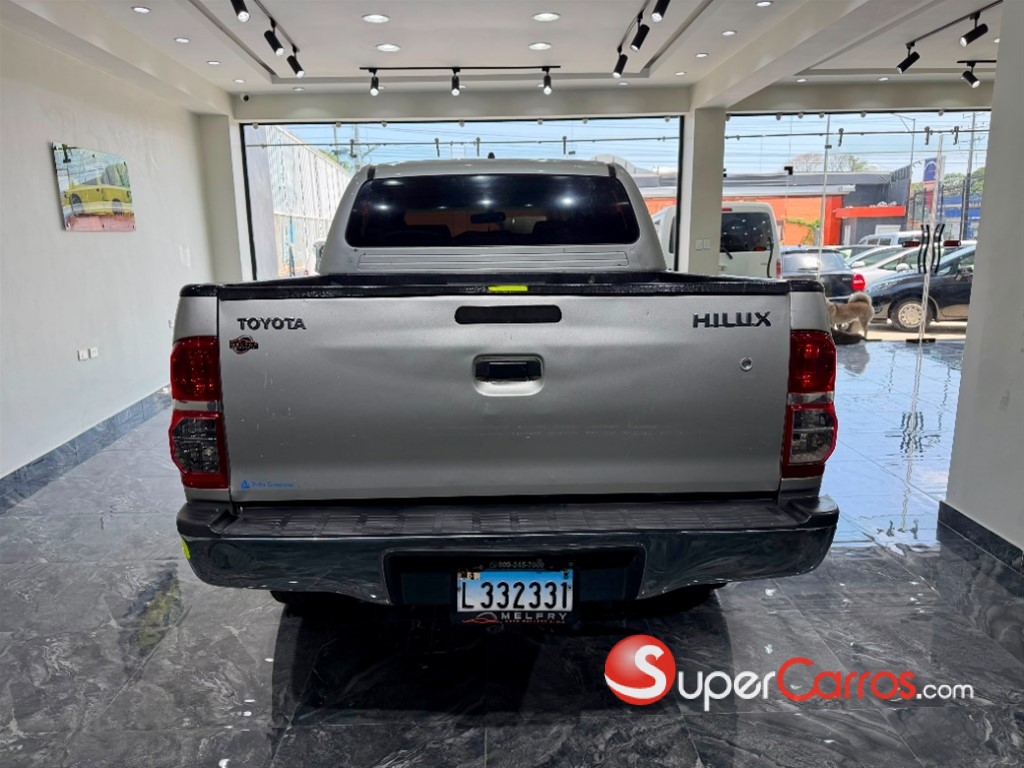 2015 Toyota Hilux — foto 5 / 12