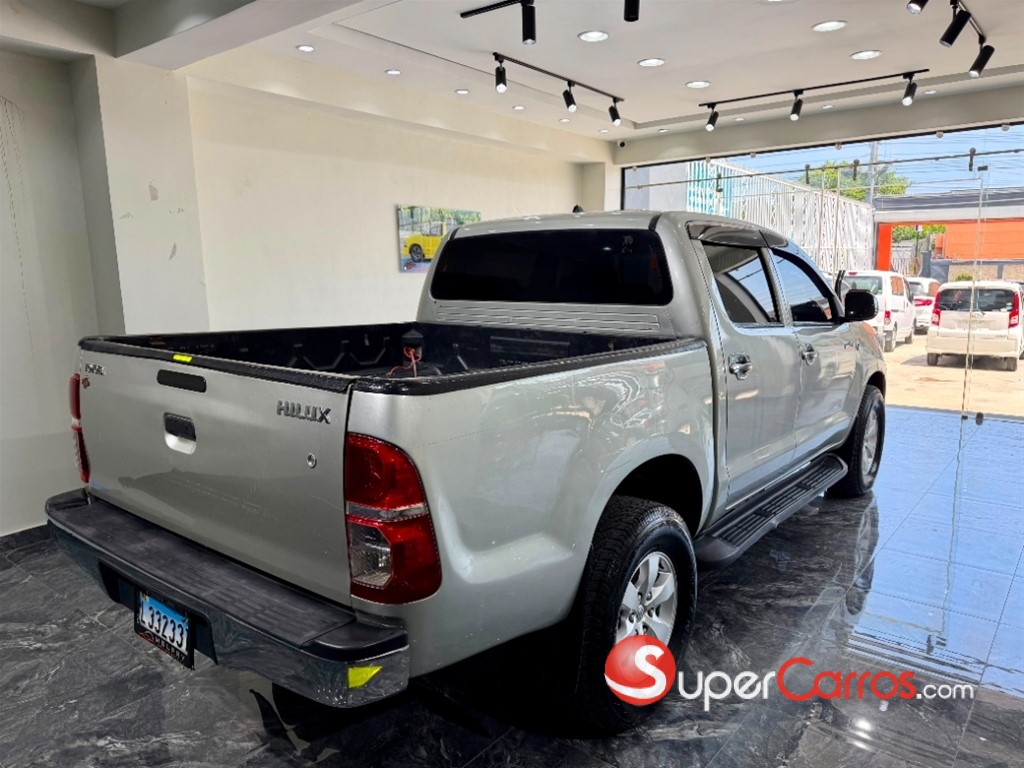 2015 Toyota Hilux — foto 6 / 12