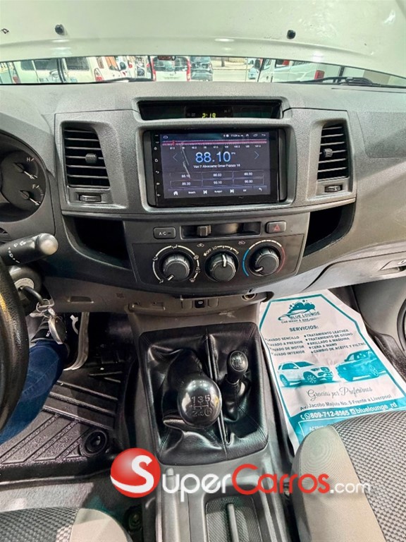 2015 Toyota Hilux — foto 11 / 12