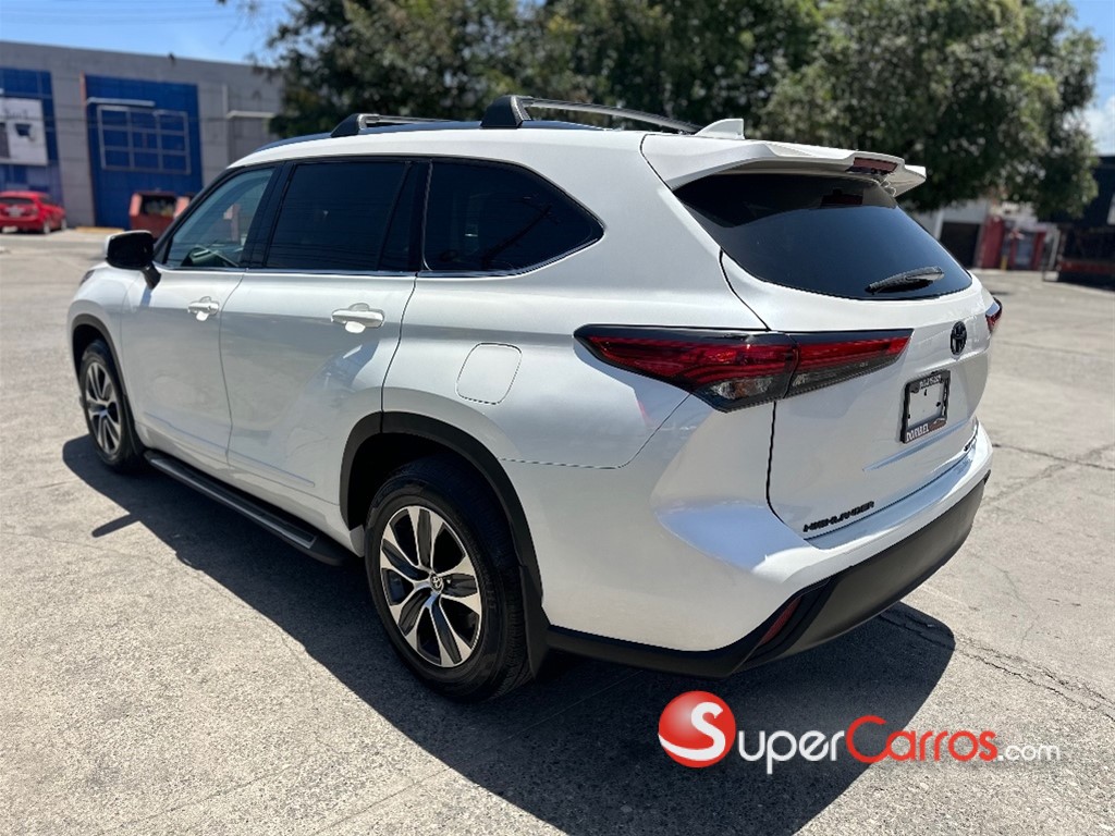 2022 Toyota Highlander XLE — foto 3 / 12