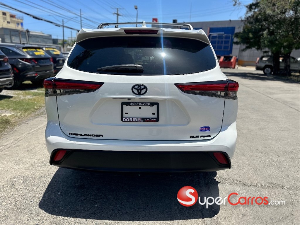 2022 Toyota Highlander XLE — foto 4 / 12