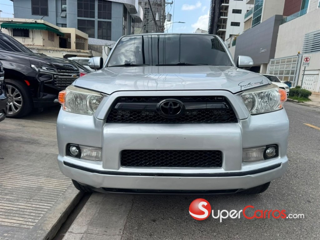 2010 Toyota 4 Runner SR5 Premium — foto 2 / 12