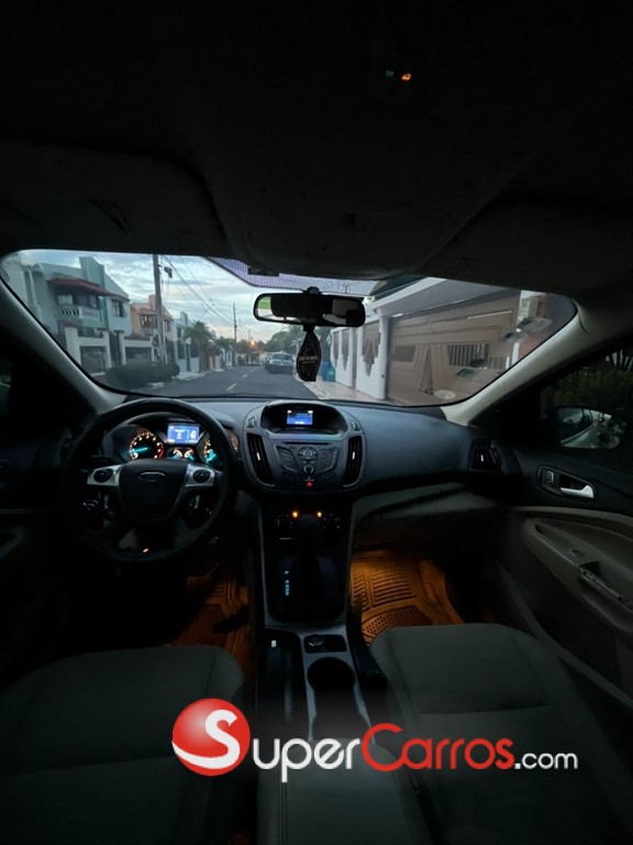 2014 Ford Escape — foto 5 / 12