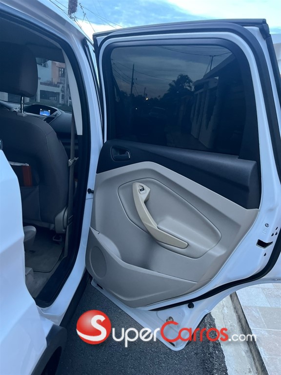 2014 Ford Escape — foto 10 / 12