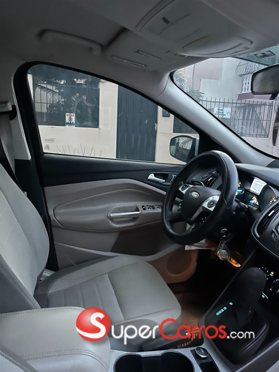 2014 Ford Escape — foto 11 / 12