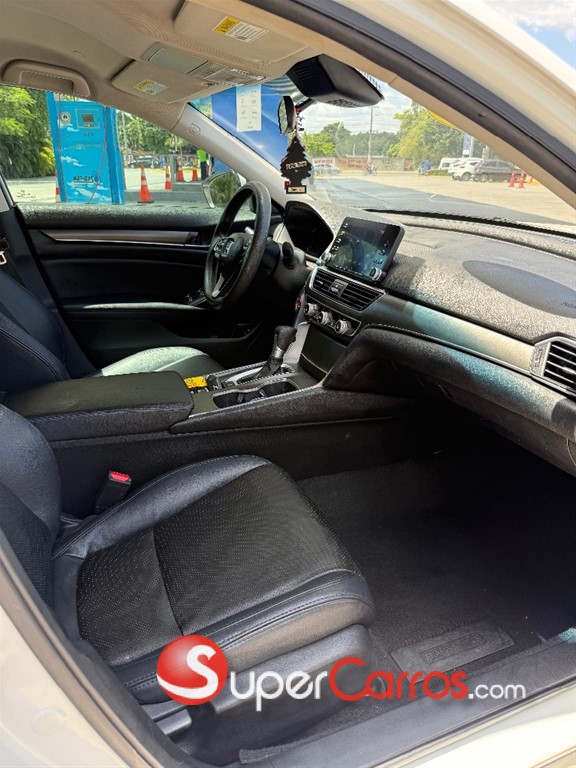 2020 Honda Accord LX — foto 7 / 10