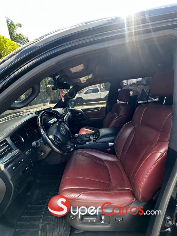 2019 Lexus LX 570 — foto 10 / 12