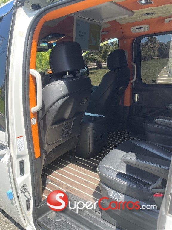 2022 Hyundai Staria — foto 8 / 12