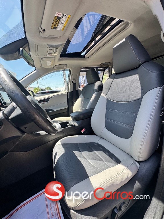 2019 Toyota RAV4 XLE — foto 4 / 8