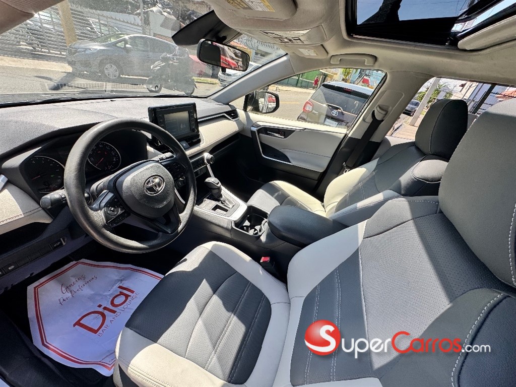 2019 Toyota RAV4 XLE — foto 5 / 8