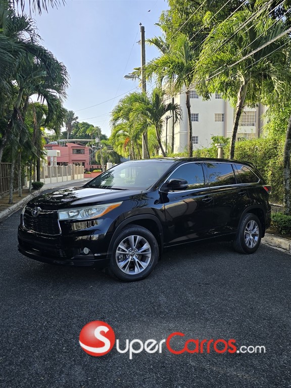 2016 Toyota Highlander LE
